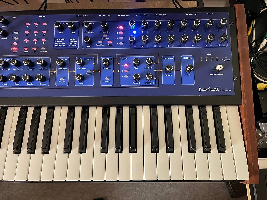 Sequential Instruments de musique: Dave Smith Poly Evolver Keyboard (PE Edition) – D'occasion à Ettenhausen TG par Rbruce 3