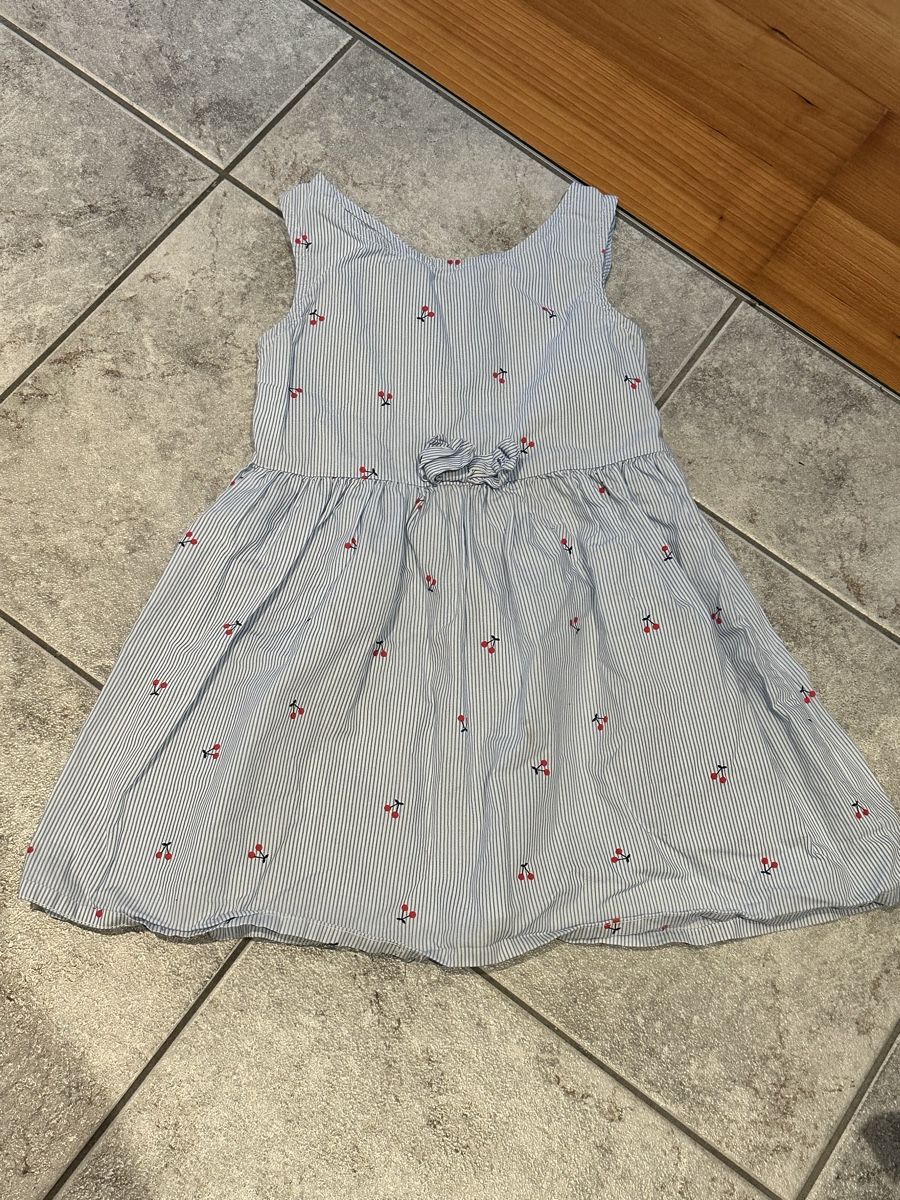 H&M Robes et jupes: Hm Kleid 👗 104 – Neuf (Voir description) à Birr par YMCA123