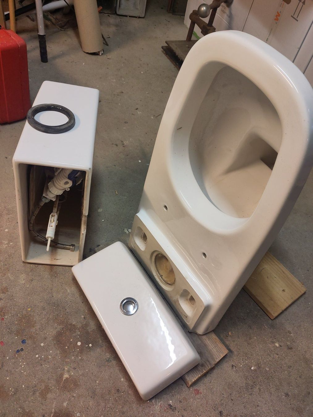 WC: WC mit Spülkasten – Usato da Wetzikon ZH venduto da Amor6