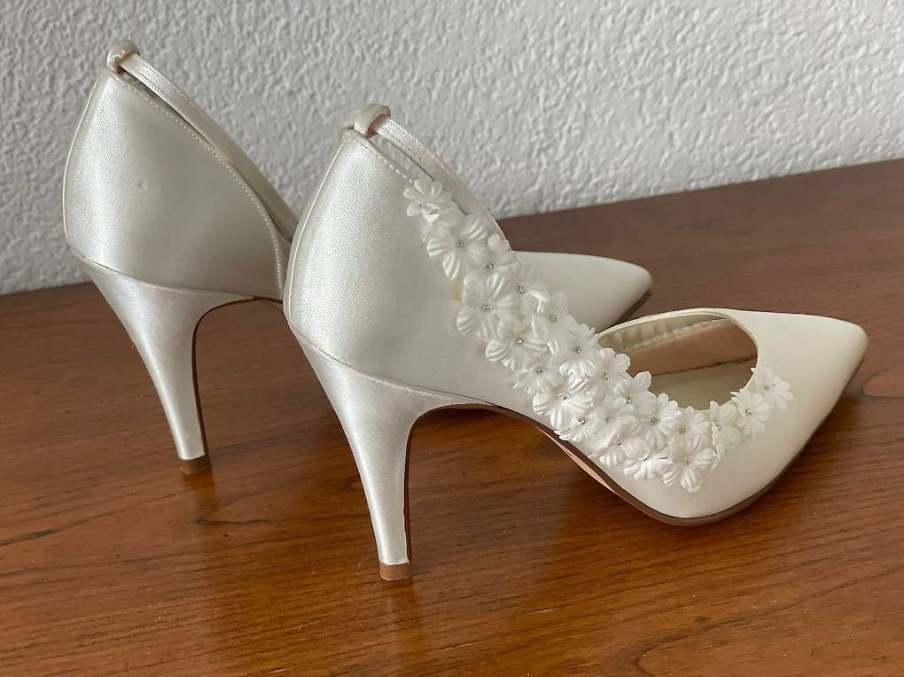 Scarpe da donna: Damenschuhe neu EU 36 – Usato da Bergdietikon venduto da sbones 1