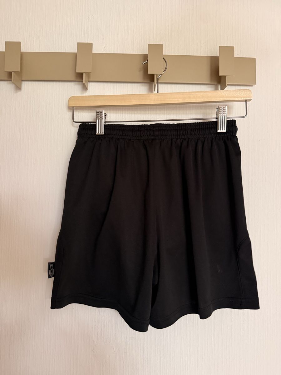 Adidas Pantaloni: Short Adidas noir, taille S – Usato da Monnaz venduto da MDVintage 1