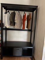 Porte-vêtements noir en bois