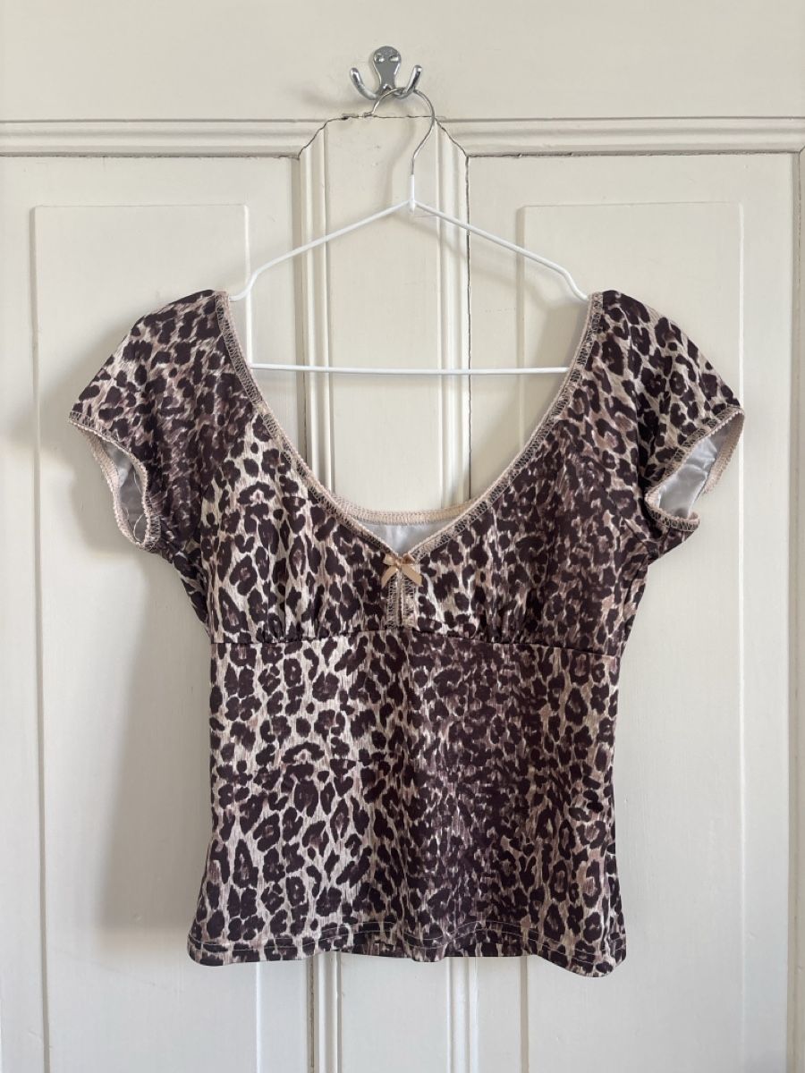 Shein Top: Y2K Shein Leopard Print Top - Size M – Usato da Zollikon venduto da ely.p