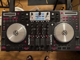 Numark NS6 Digital DJ Controller & Mixer  Serato + Soft case