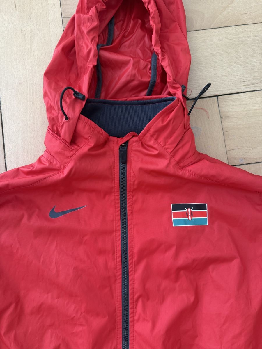 Nike Giacche: Team Kenya Jacket  – Usato da Bern venduto da Laufsport3000 2