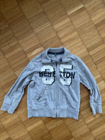 Graue Benetton Sweatjacke Gr. 110 Übergangsjacke Frühling