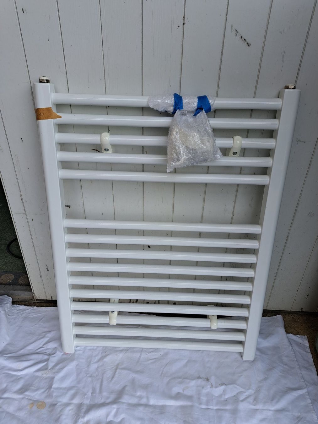 Radiatori: Handtuchradiator 60x76 – Nuovo (secondo la descrizione) da Tegerfelden venduto da Spick67