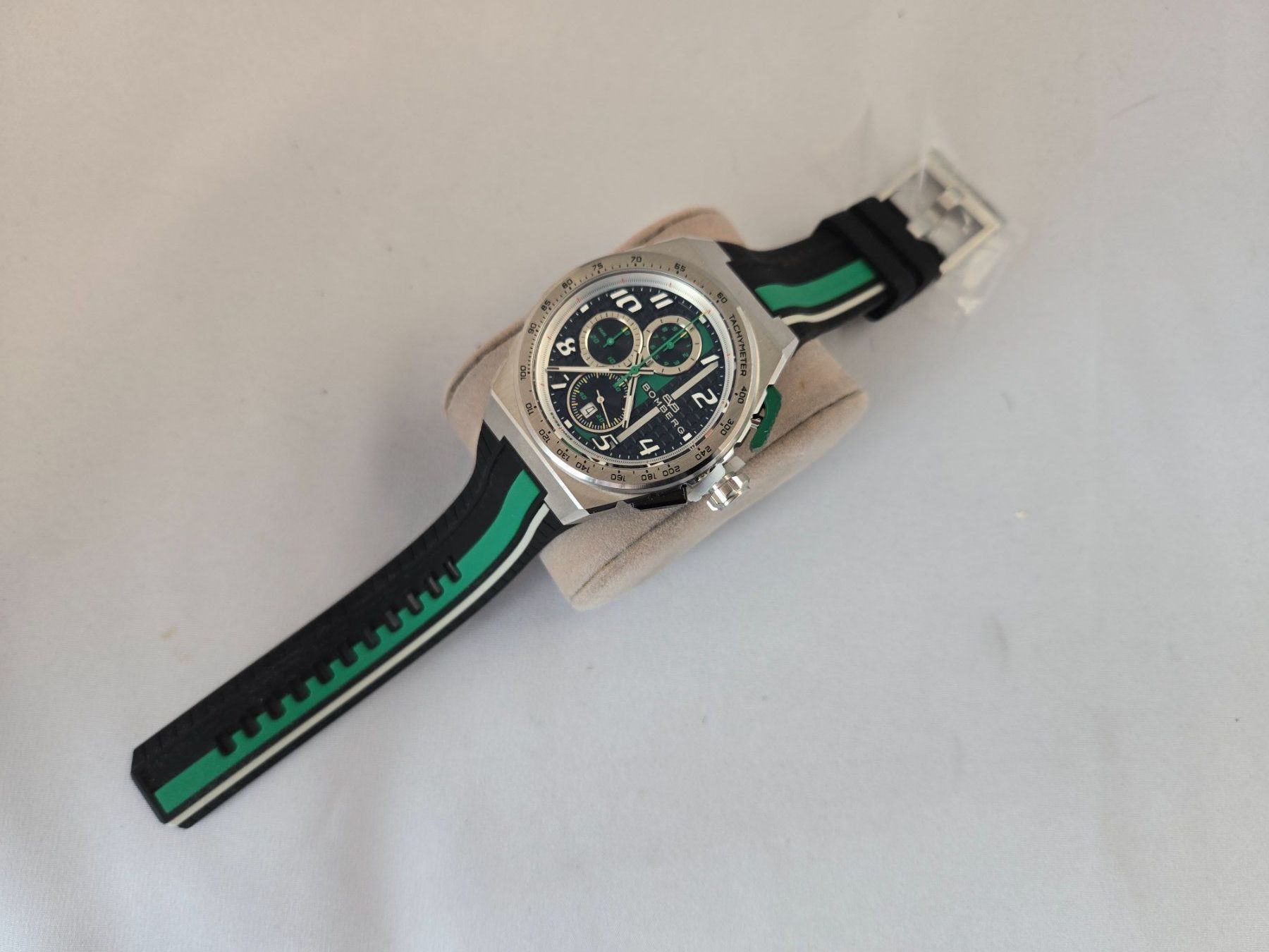 Bomberg Orologi: Bomberg Apex Chrono GB – Nuovo (secondo la descrizione) da Chabrey venduto da Horology 7