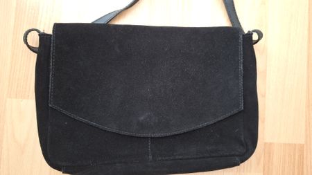 Schwarze Mint & Berry Wildledertasche - Top Zustand!