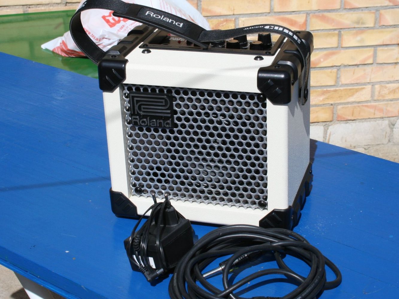 Roland Verstärker: Roland Micro Cube Universal Verstärker – Gebraucht aus Wauwil von Vintagesky 1