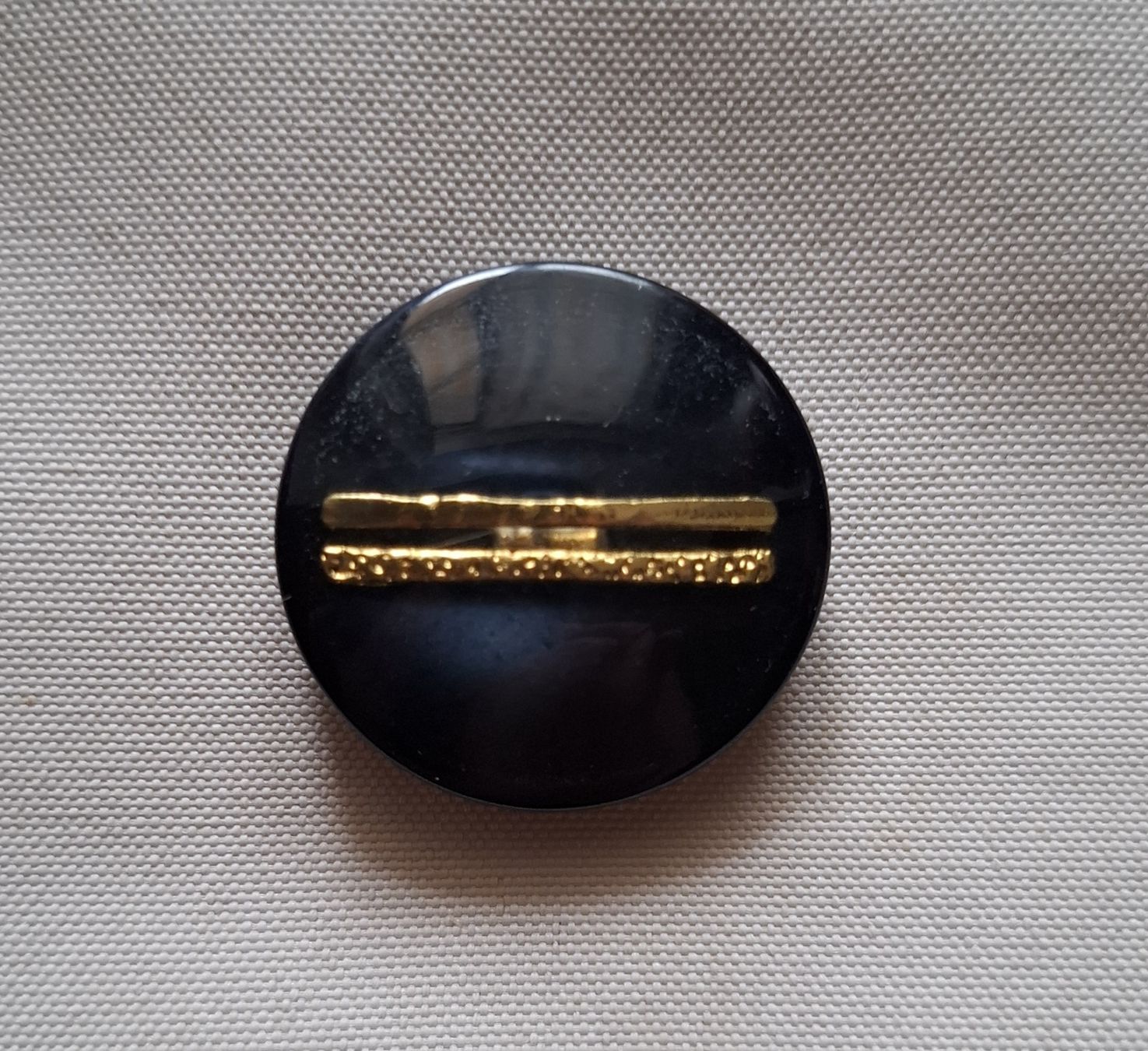 Bottoni: 1 Knopf schwarz/ blau, 29 mm. – Usato da Dietikon venduto da Hirschkopf 5