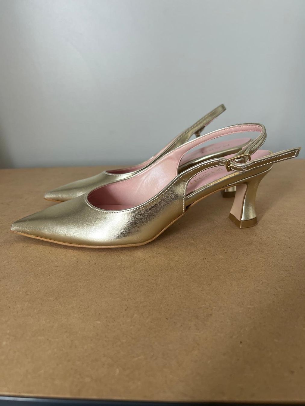 Scarpe da donna: Damenpumps Gold Gr. 35 – Nuovo (secondo la descrizione) da Emmen venduto da IMV-Liquidationen 1