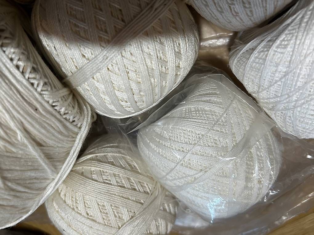 Lana: 10 Knäuel Garn  – Nuovo e nell'imballaggio originale da Frauenfeld venduto da Irene.Schuppli 2