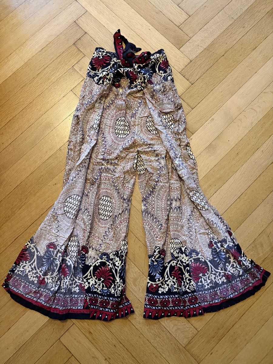 Hosen: Pantalon ample à motifs fleuris & graphiques - taille unique – Neu und originalverpackt aus Lausanne von Stephaniesdressing 4