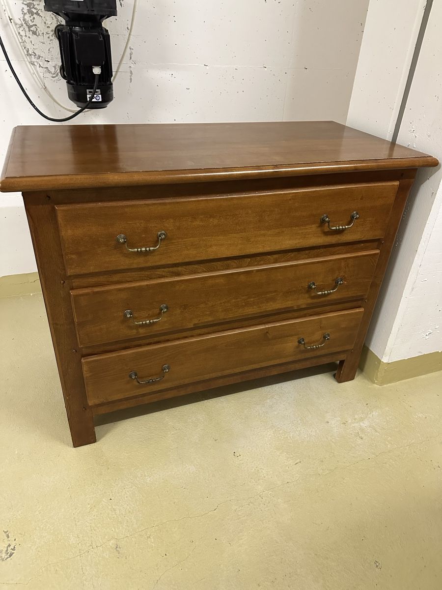 Pfister Letti: Chambre à coucher en bois massif, lit et commode! – Usato da geneve venduto da lima4ever 3