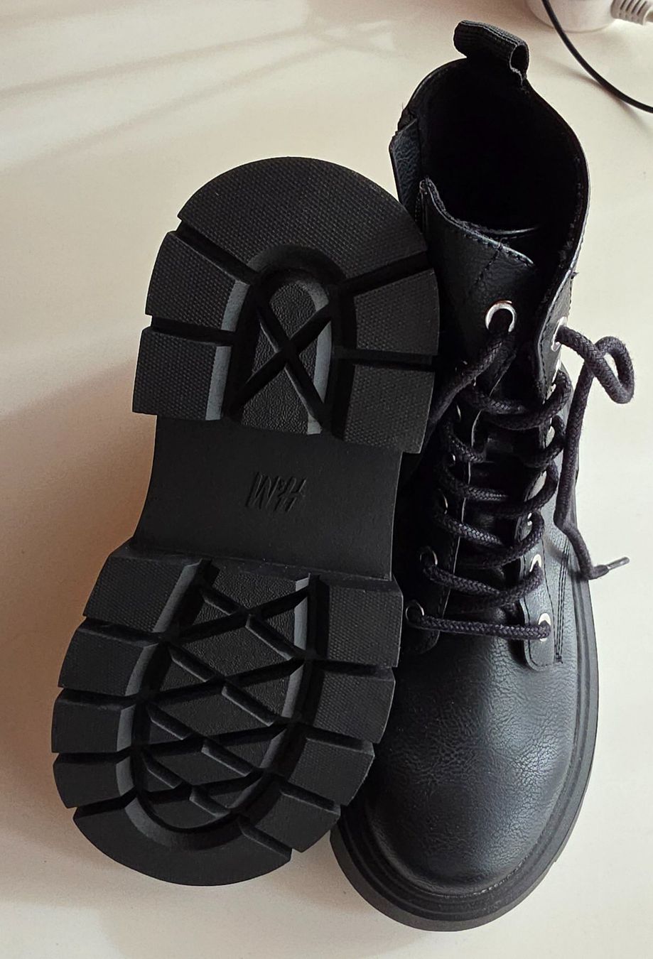 H&M Scarpe per ragazze: Bottes H&M neuves, pointure 35 – Nuovo (secondo la descrizione) da Biel/Bienne venduto da Djdreamx 3