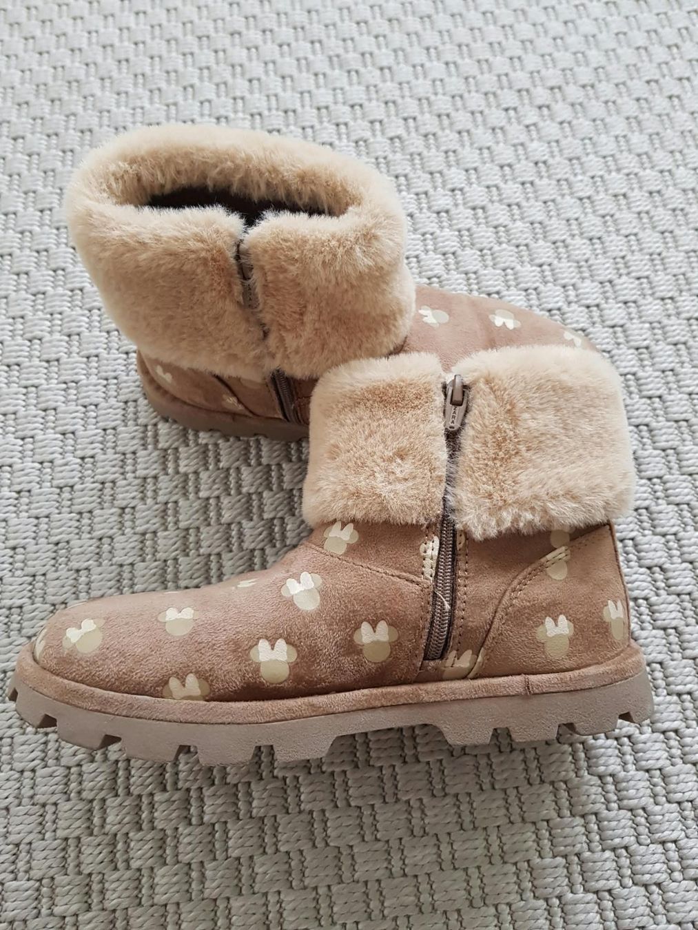Zara Chaussures filles: Winterstiefel Zara – D'occasion à Münchenstein par mt25 1