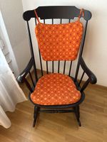 Schwarzer Schaukelstuhl 60er mit Kissen, Vintage Stil top!