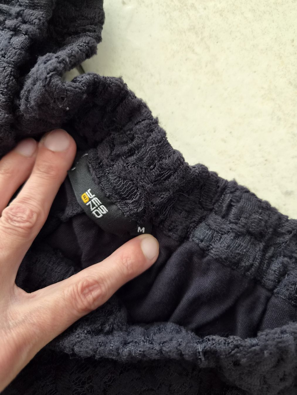 Pantaloni: Damen Hot Pants schwarz, Grösse M mit Spitzenmuster  – Usato da Niederrohrdorf venduto da Miripfiri 1