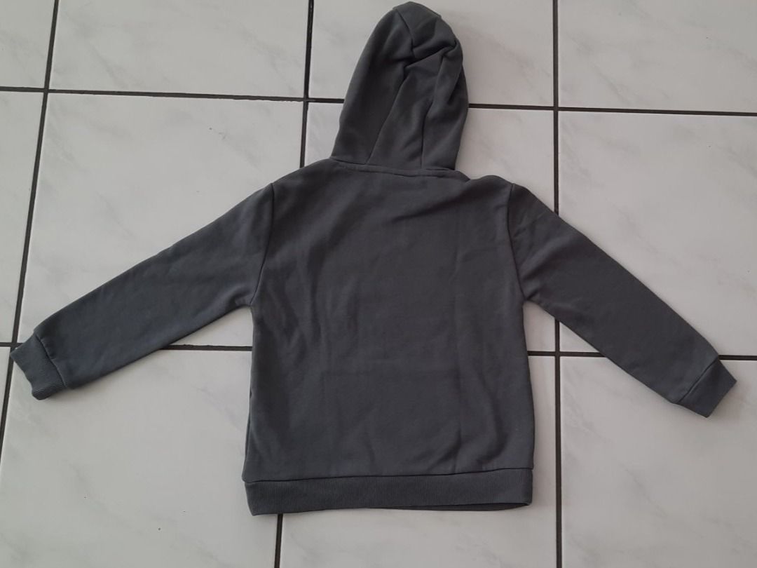Pullover & Sweatshirts: Kapuzenpulli Playstation Grösse 110/116 – Gebraucht aus Kaltbrunn von Nili133 1
