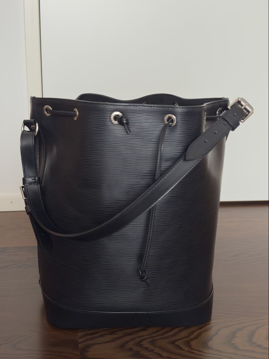Louis Vuitton Borse da donna: Louis Vuitton Noé MM Epi Leder – Usato da Zürich venduto da JessGar