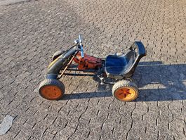 Go Kart modifiziert mit Kettensäge und Bremsscheiben