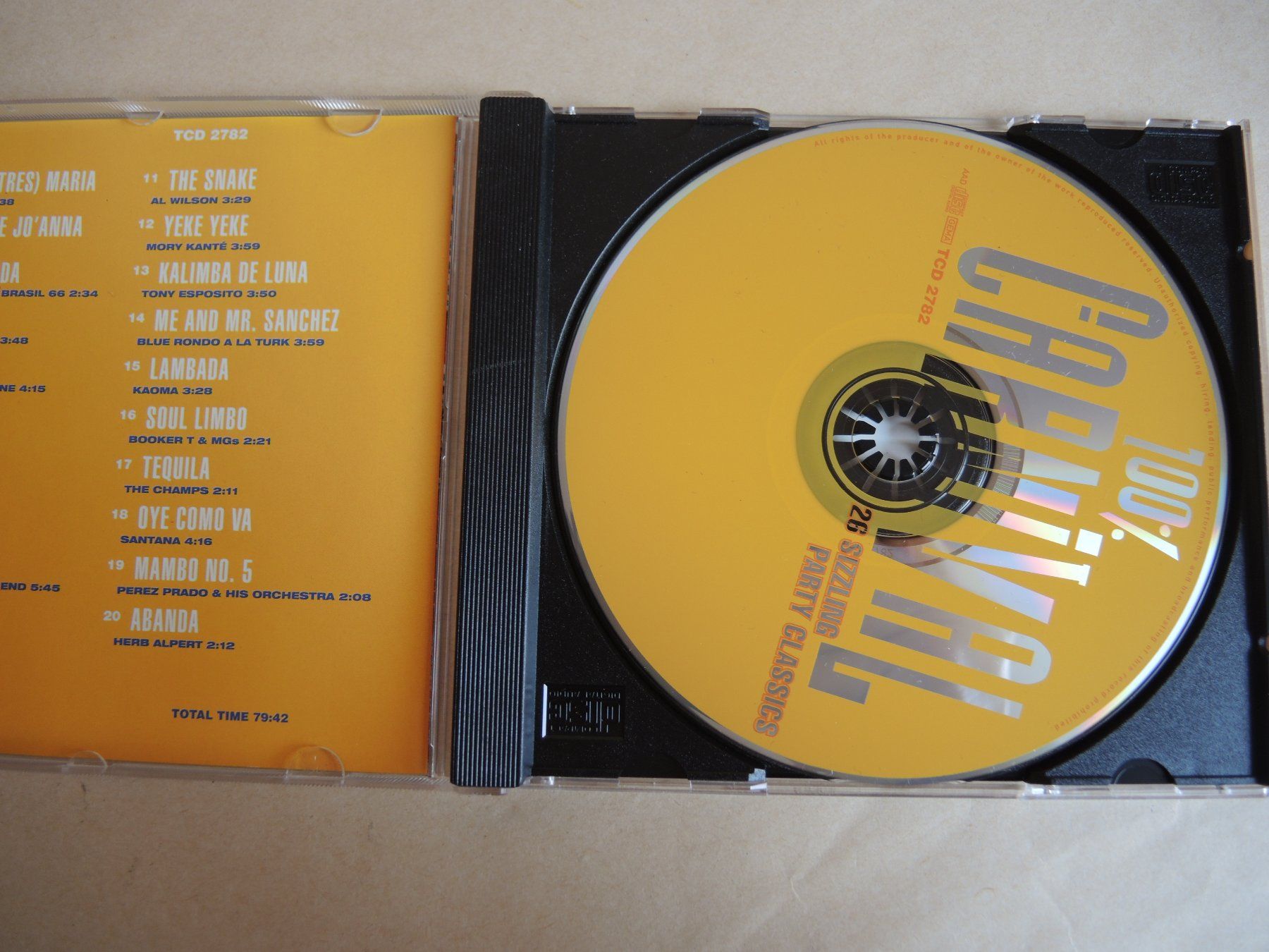 CD: 20 Party-Hits CD "100% Carnival" Macarena, Lambada uvm. – Usato da Rorschach venduto da maeck8 1