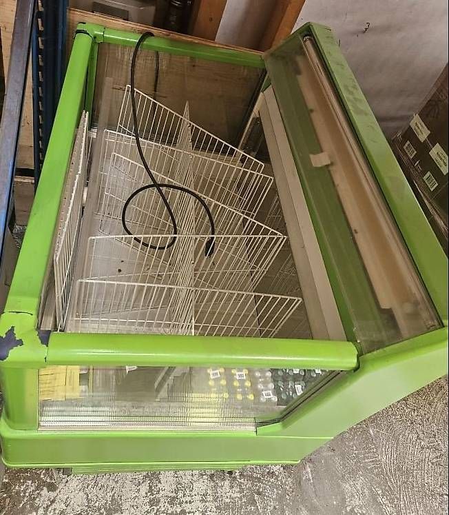 Frigoriferi: Kühlvitrine/Kühlschrank – Usato da Sempach-Station venduto da marco.r