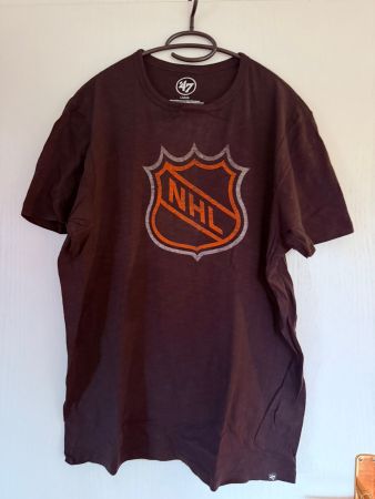 NHL Logo T-Shirt - L