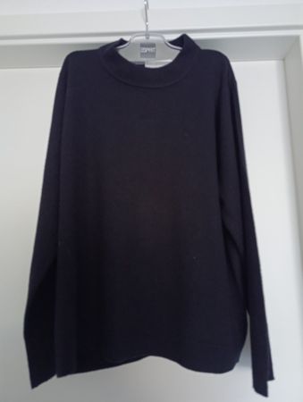 Pull noir