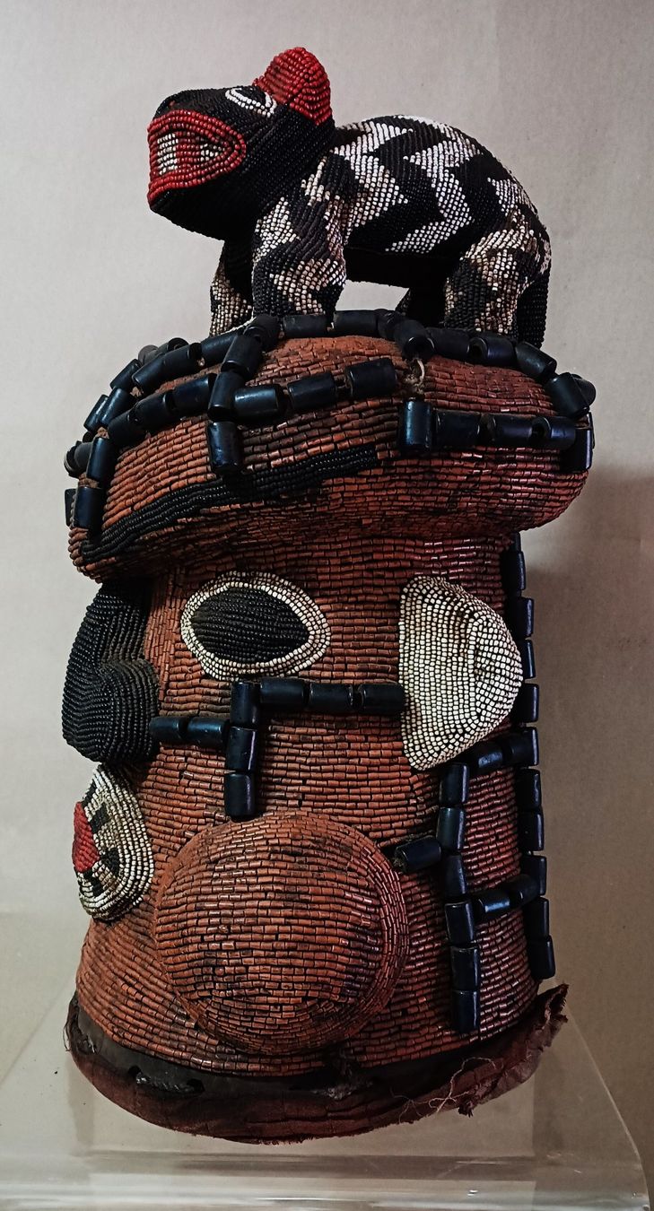 Internationale Kunst: Afrikanische Cameroun Bambili – Gebraucht aus Vuiteboeuf von deux-matous 1