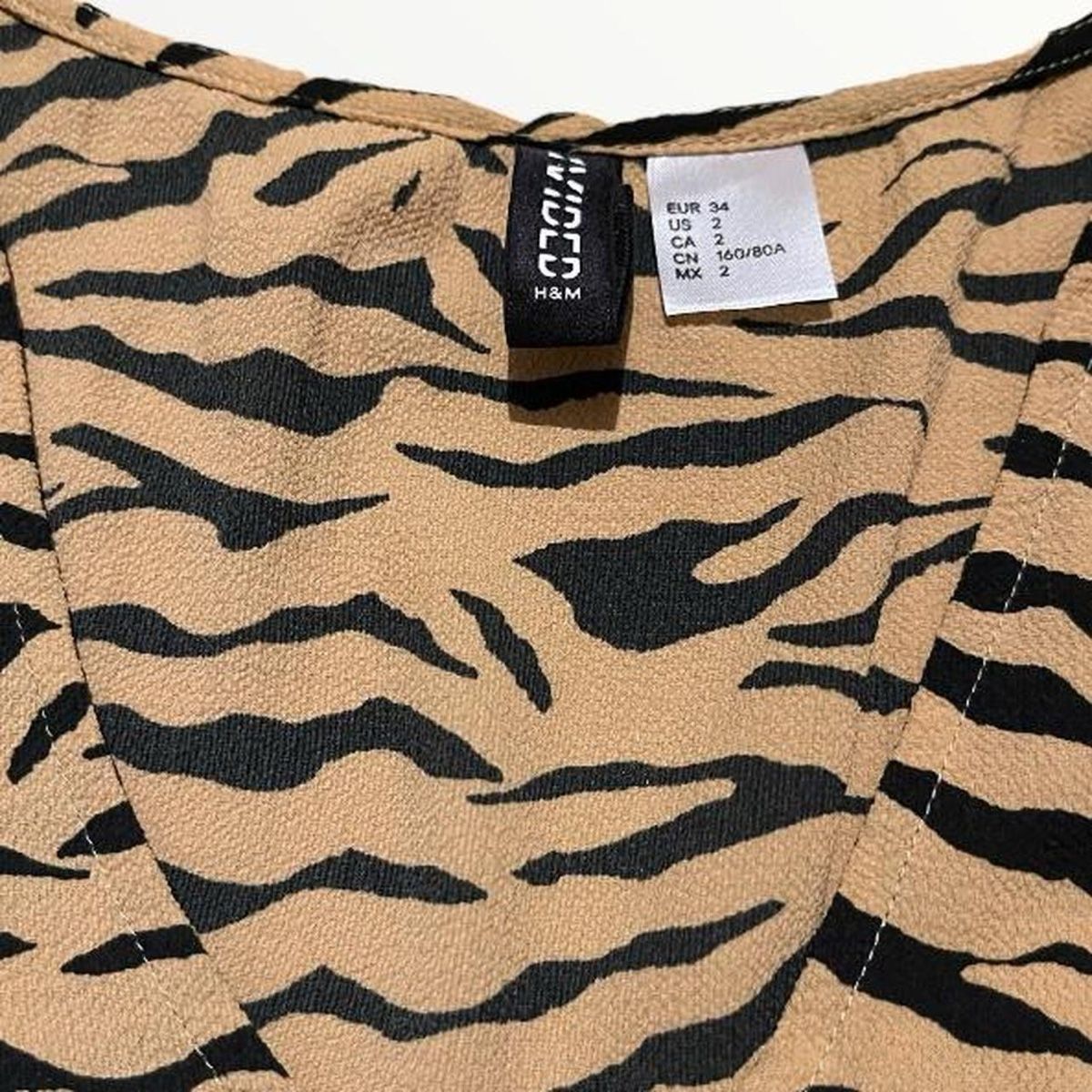 H&M Tops: Tiger Print Top – Neu und originalverpackt aus Basel von 1moonstar 3