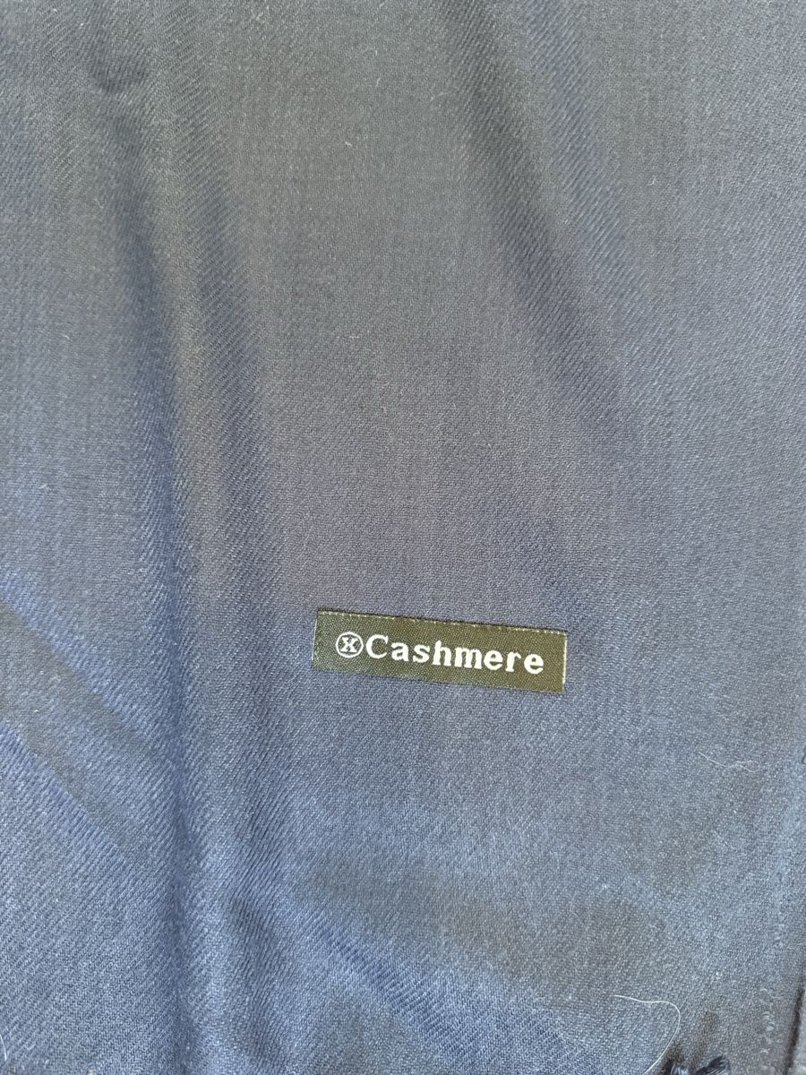 Foulards & écharpes: Blauer Cashmere Schal – D'occasion à Lyss par Schuschuu. 1
