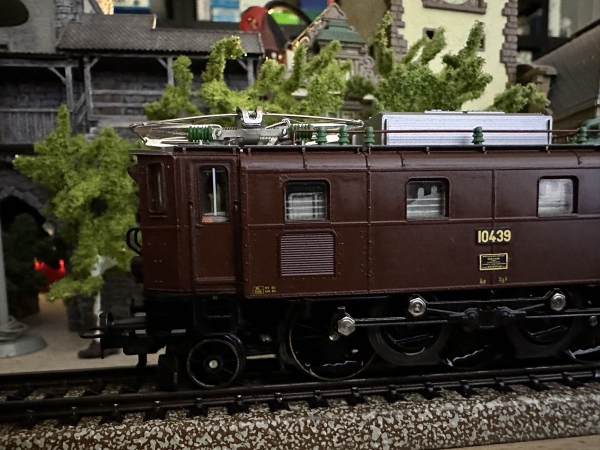 Märklin Modellini di ferrovie: Märklin 3351 SBB Ae 3/6 II – Usato da Lupsingen venduto da New-Haven 1