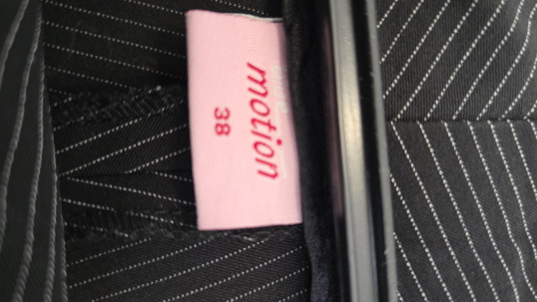 Pantaloni: festliche Hose, Gr. 38 – Nuovo (secondo la descrizione) da Dübendorf venduto da Jolenia 2