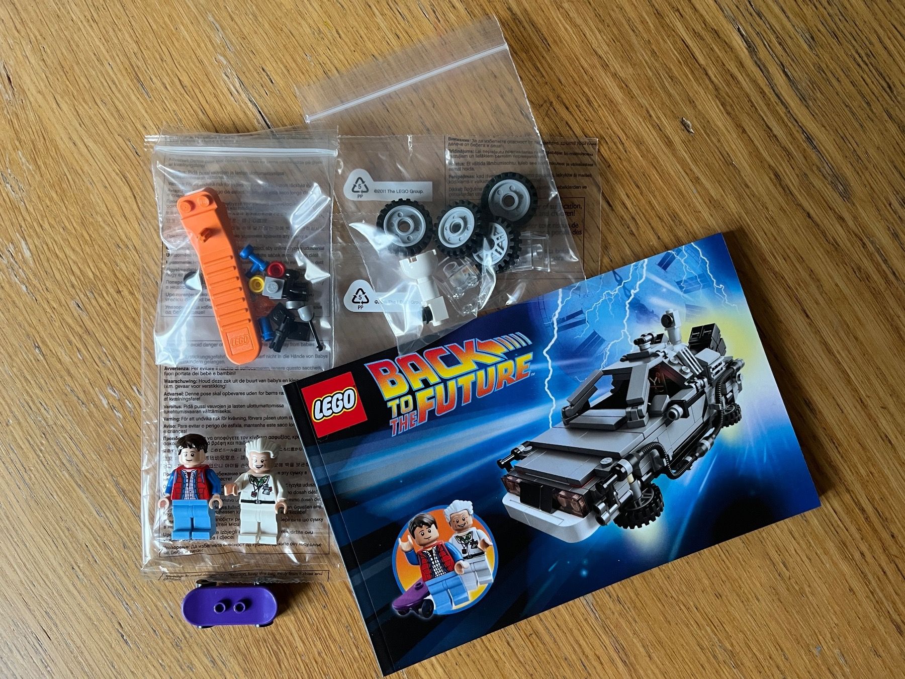 Lego Kit di costruzioni: LEGO 21103 Delorean Back to the Future – Usato da La Chaux-de-Fonds venduto da lodebe 2