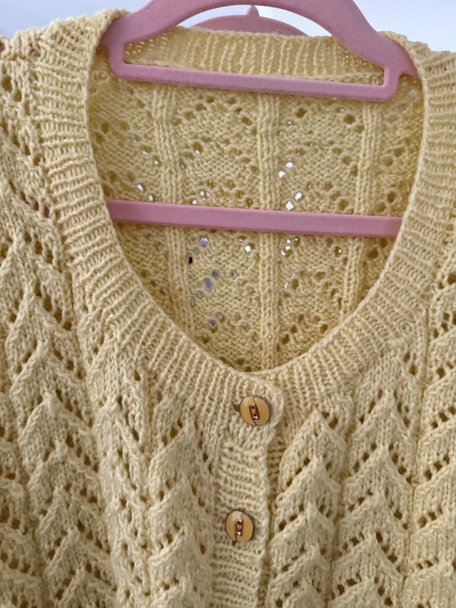 Pulls & Sweat-shirts: Pullunder/ Gilet mit Knöpfen Grösse 52. Brustumfang ca.136  – D'occasion à Pfeffikon LU par pepino17 2