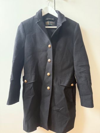 Schwarzer Mantel ZARA