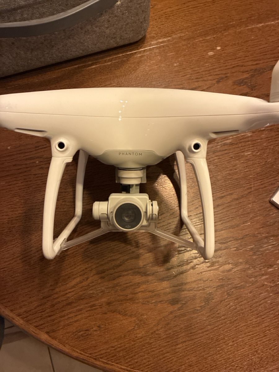 DJI RC Kits de montage: Drone DJI Phantom 4 avec mallette et télécommande – D'occasion à Tramelan par jes_5l6z 2