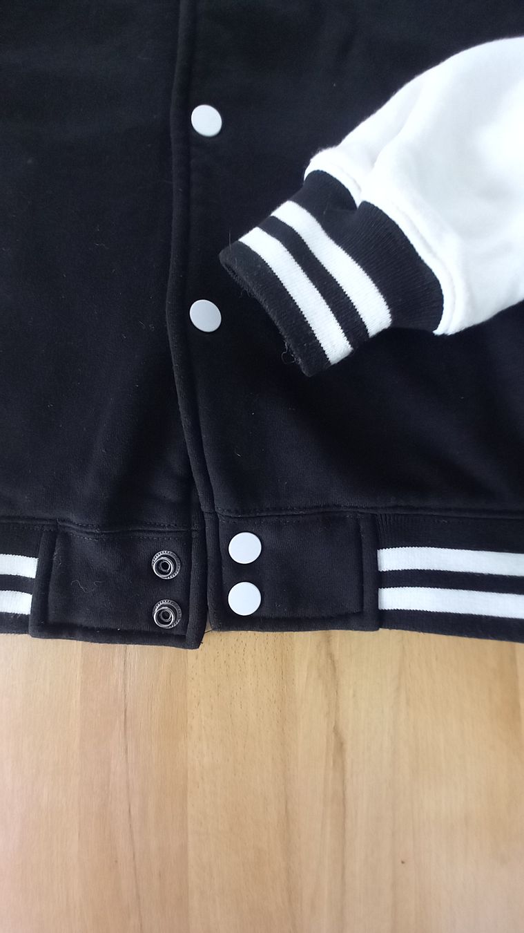 Giacche & Cappotti: Collegejacke gr 170 schwarz/weiss – Usato da Eggersriet venduto da Taylorjam 2
