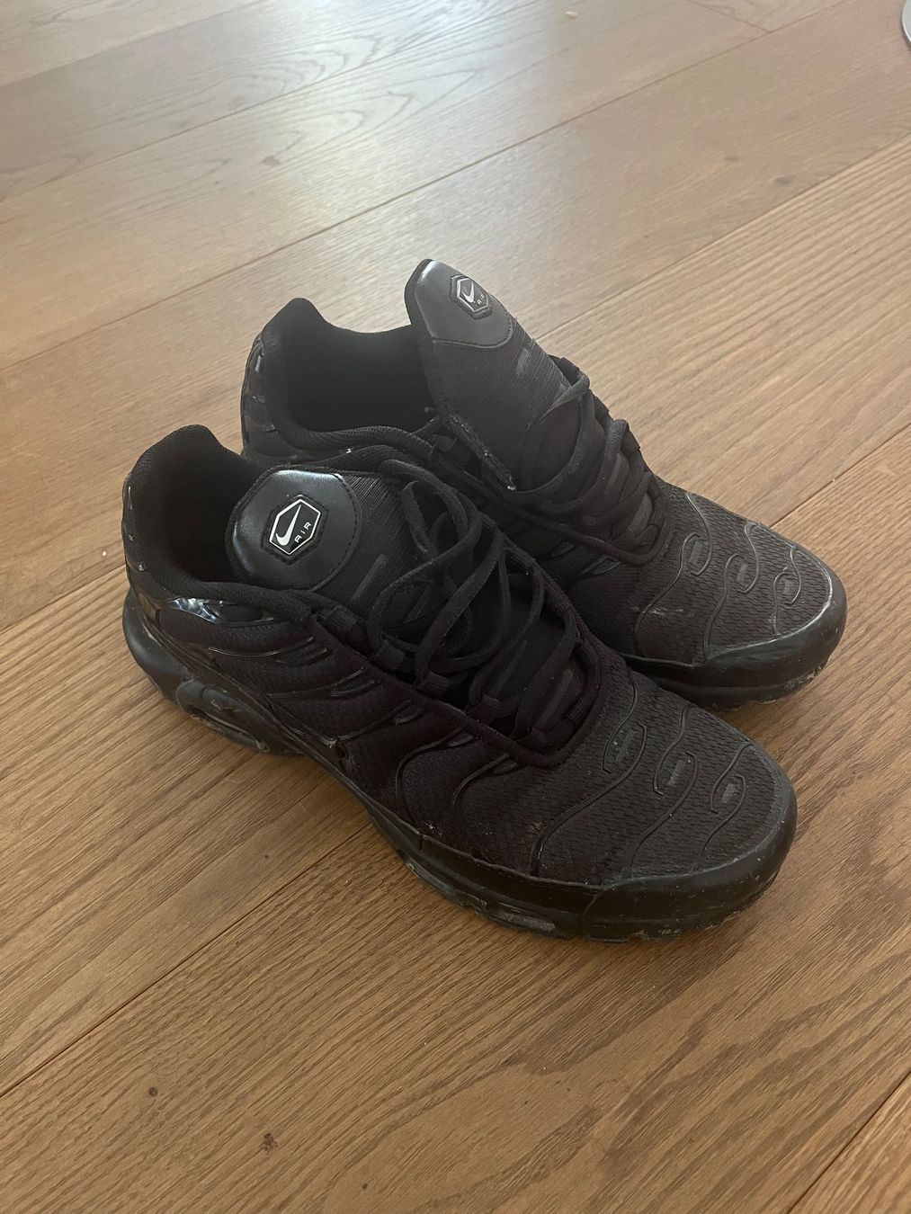 Nike Scarpe da uomo: TN noires taille 41 – Usato da St-Sulpice VD venduto da fra_6p6z 1