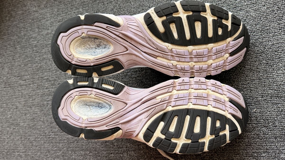 Adidas Scarpe da donna: Adidas Adistar Control 5 femmes taille 39.5 – Usato da Bulle venduto da LeMoleson 5