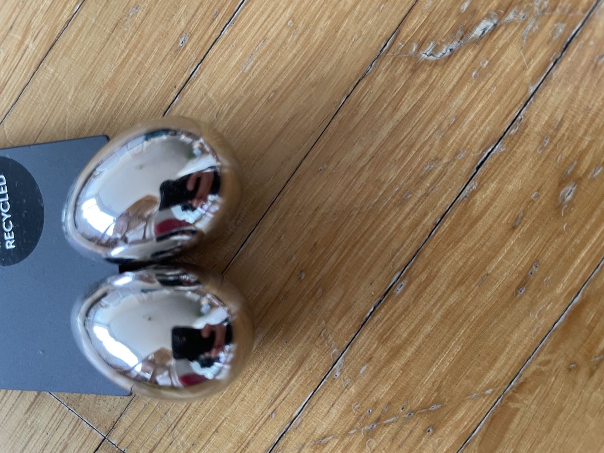 Orecchini pendenti & Orecchini a lobo: Shiny silver color Egg Shape Earrings – Nuovo (secondo la descrizione) da Neuchatel venduto da shi_9fzw