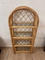Vintage Boho Rattan Bogenregal mit Glasböden, h 150 cm