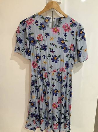 Sommerliches Blumenkleid von Pieces, Grösse S Top!
