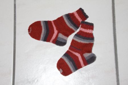 Handgestrickte Kindersocken Grösse 22/23