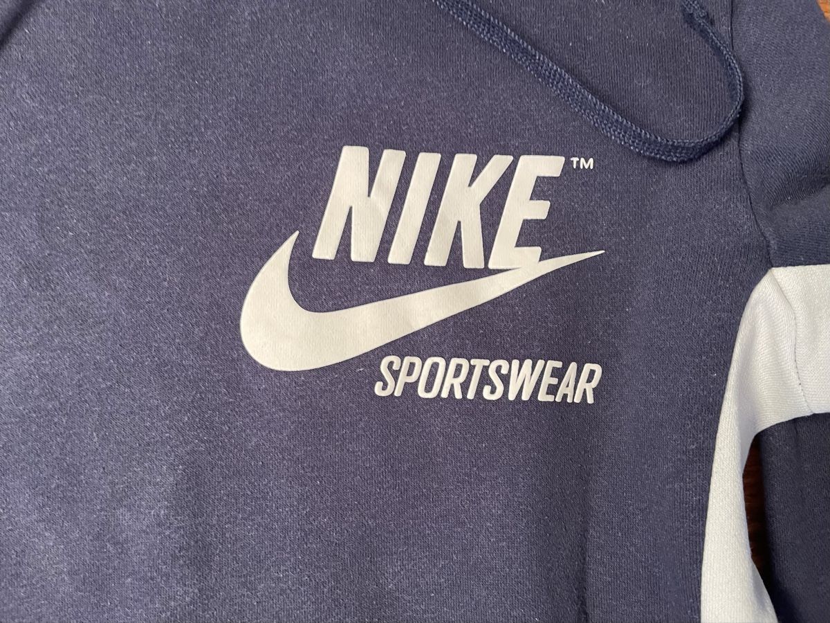Nike Maglioni & Felpe: toller NIKE Sportswear Pullover Gr. XS – Usato da Buchrain venduto da Sunny026 1
