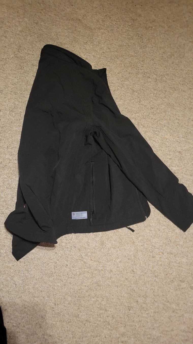 Giacche & Cappotti: Softshell Jacke schwarz gebraucht – Usato da Trun venduto da nora210 2