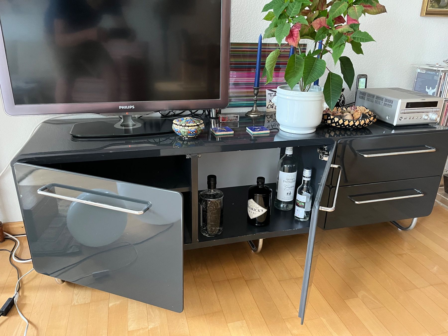 Mobili TV: Schwarzes Sideboard – Usato da Zürich venduto da embruko 1