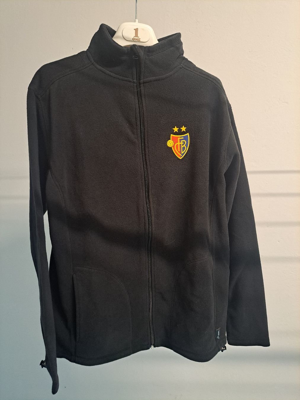 Giacche: Fleece-Jacke mit FCB Logo – Usato da Basel venduto da kru_m5x5 1